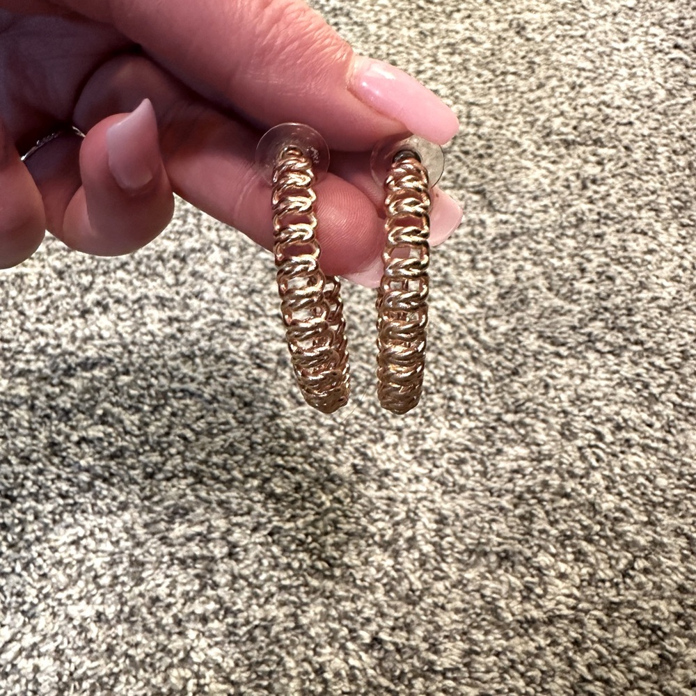 Kendra Scott Gold Hoops with looped detail